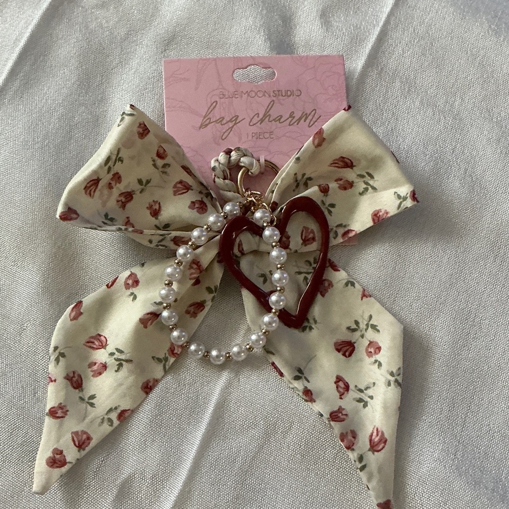 Bag Charm Floral Bow & Pearl Heart Bag Charm 🎀